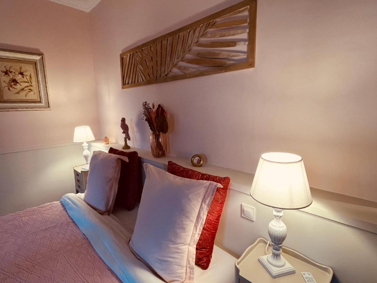 Maison D'Hotes De Charme "La Belle Dame Sans Regrets" Talairan Eksteriør bilde