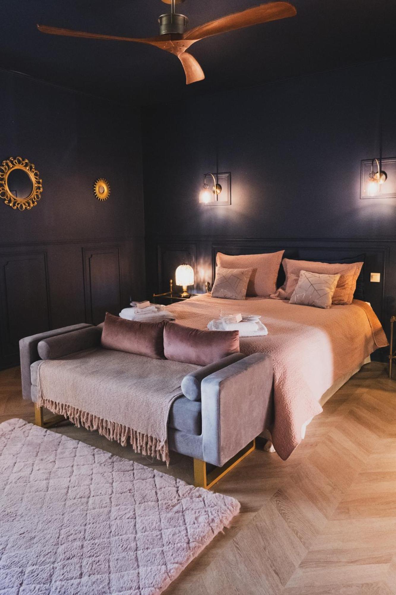 Maison D'Hotes De Charme "La Belle Dame Sans Regrets" Talairan Eksteriør bilde