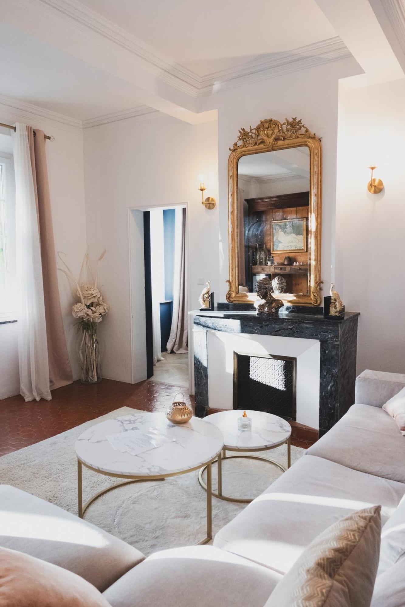 Maison D'Hotes De Charme "La Belle Dame Sans Regrets" Talairan Eksteriør bilde
