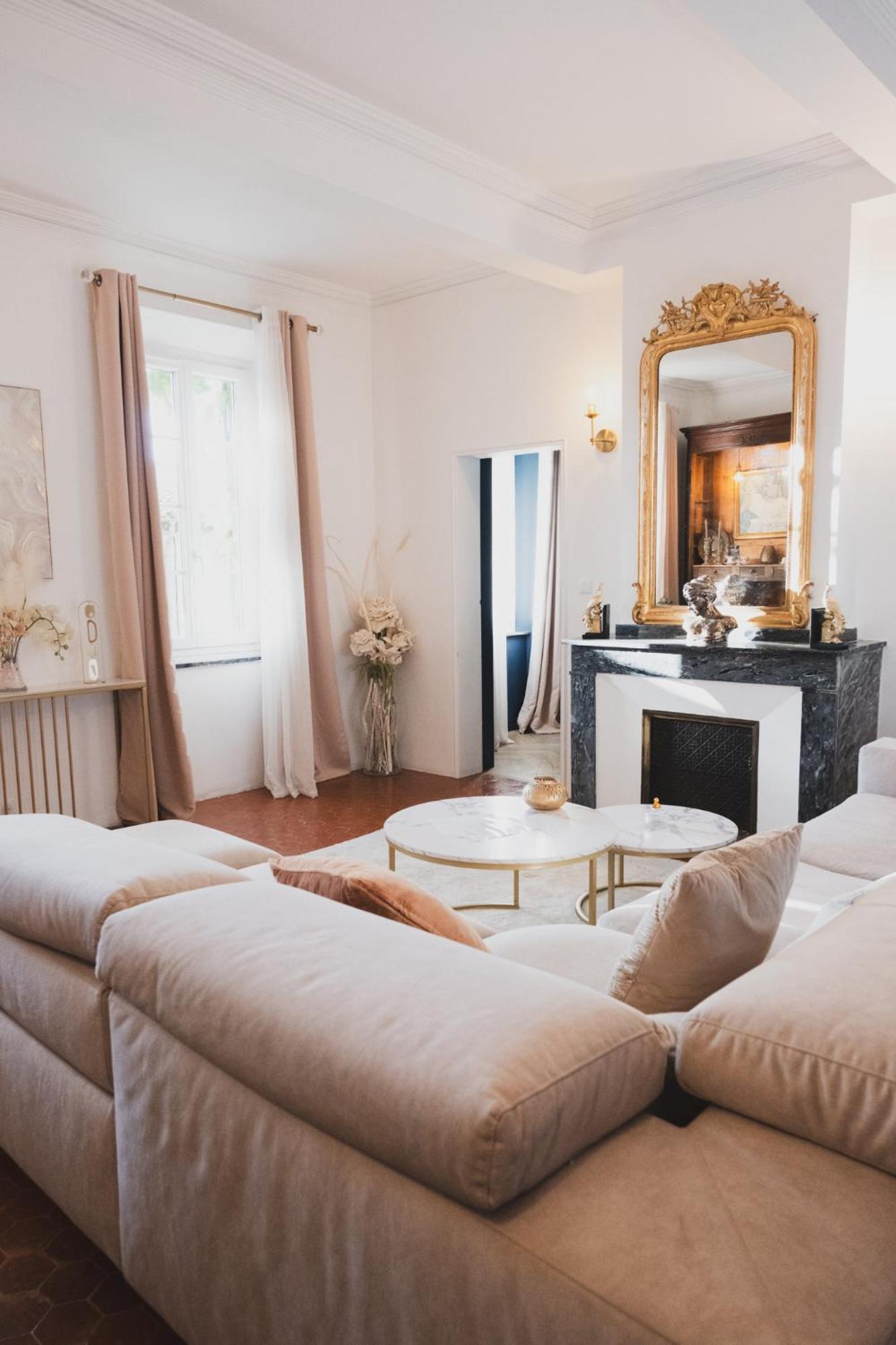 Maison D'Hotes De Charme "La Belle Dame Sans Regrets" Talairan Eksteriør bilde